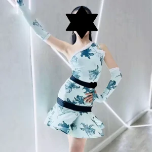Naomi 4887