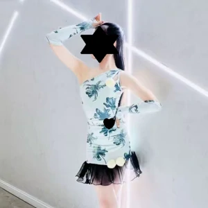 Naomi 4890