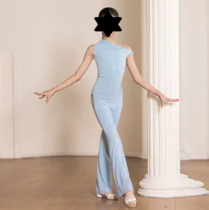 Lara 4646