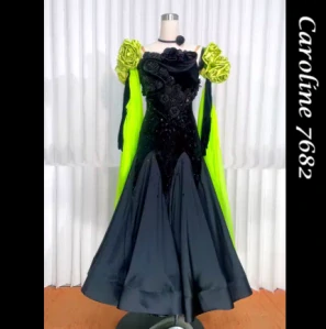 Caroline 7682