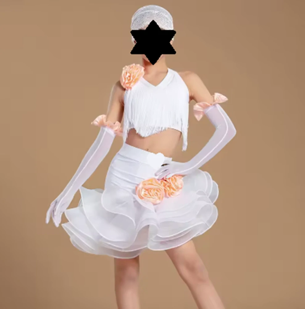 Naomi 4886