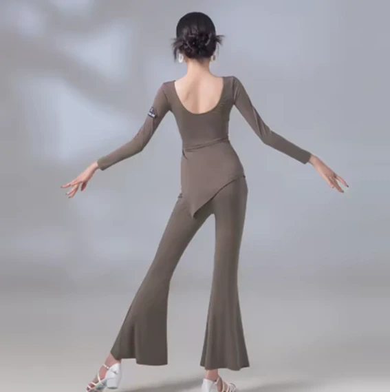 Lara 4644