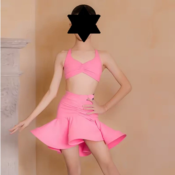 Lara 4684