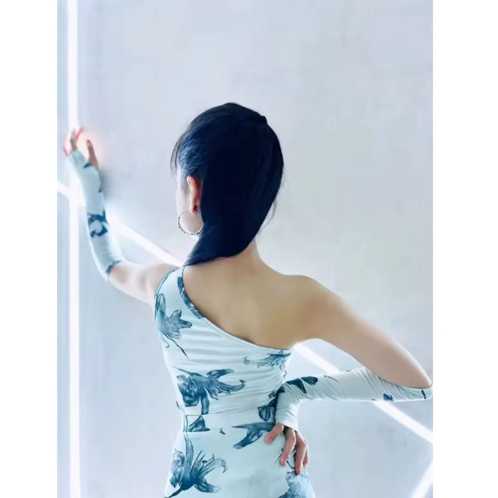 Naomi 4890
