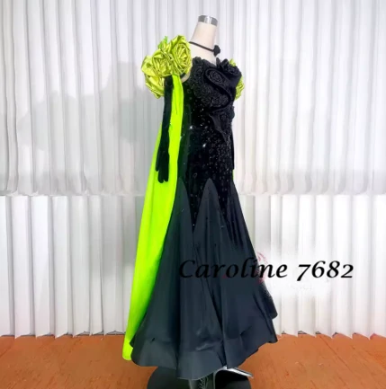 Caroline 7682